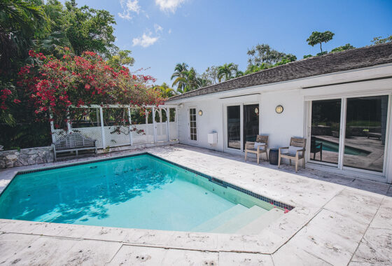 32492C1598115331150 Fox N Prince Lyford Cay