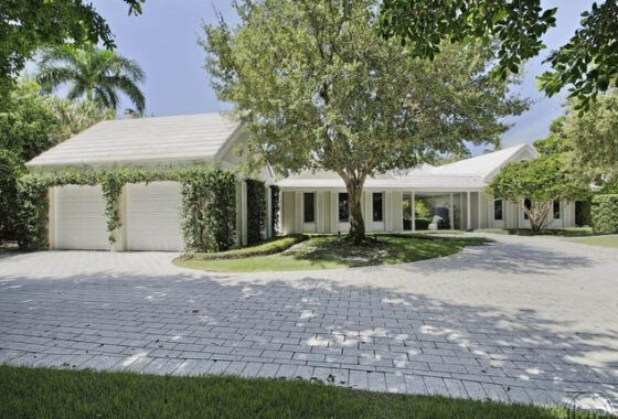32569C1548864938782 1150 Galleon Drive