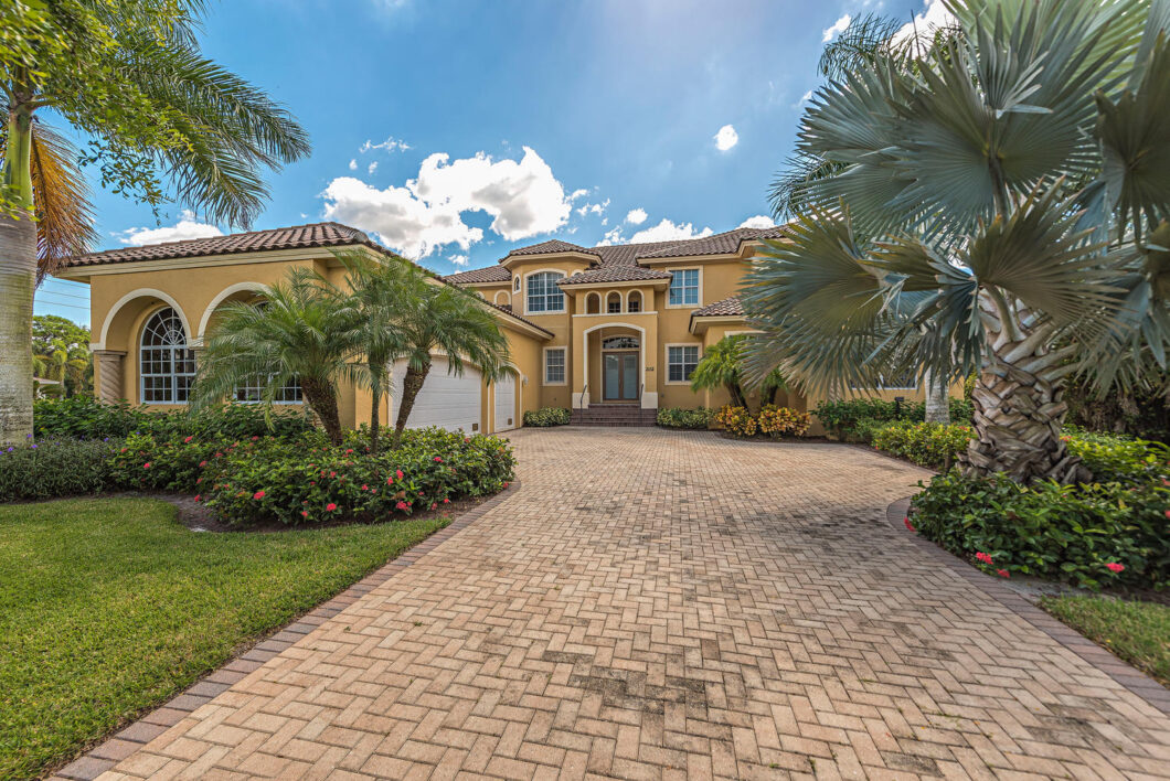 32569C1548878207296 202 Dolphin Cove Court