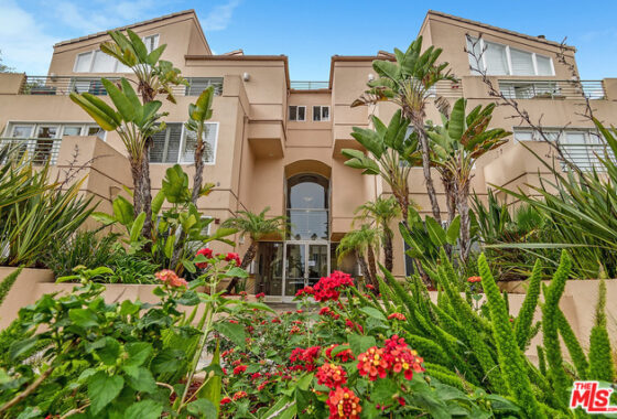 32588C1549484503213 1018 4th St