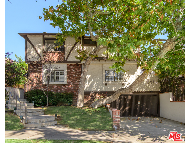 32588C1549485778499 821 14th St