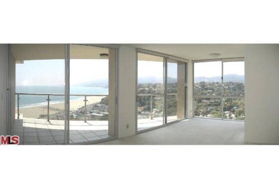 32588C1549490624041 201 Ocean Ave 1009P
