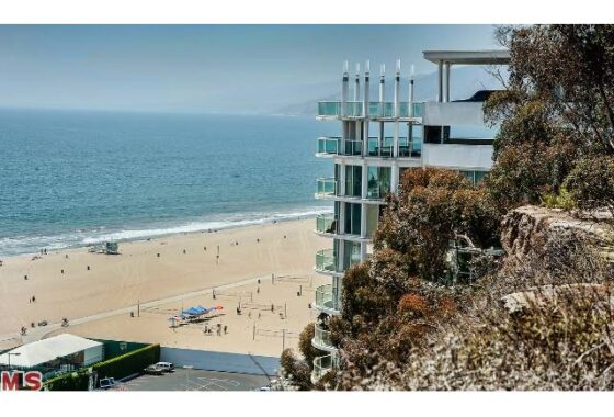 32588C1549492284537 101 Ocean Ave A300