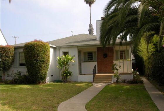 32588C1549562609468 633 7th St