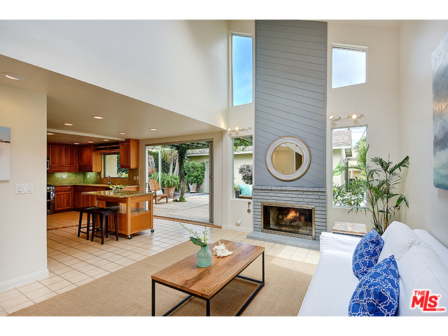 32588C1549562681162 3632 Redwood Ave