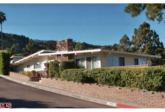 32588C1549563636565 1040 Lachman Ln