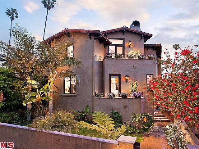 32588C1549564752546 856 Venezia Ave