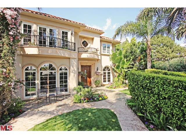 32588C1549570902288 821 Georgina Ave