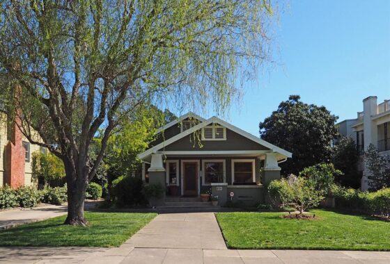 33747C1614627290196 820 Johnson St.