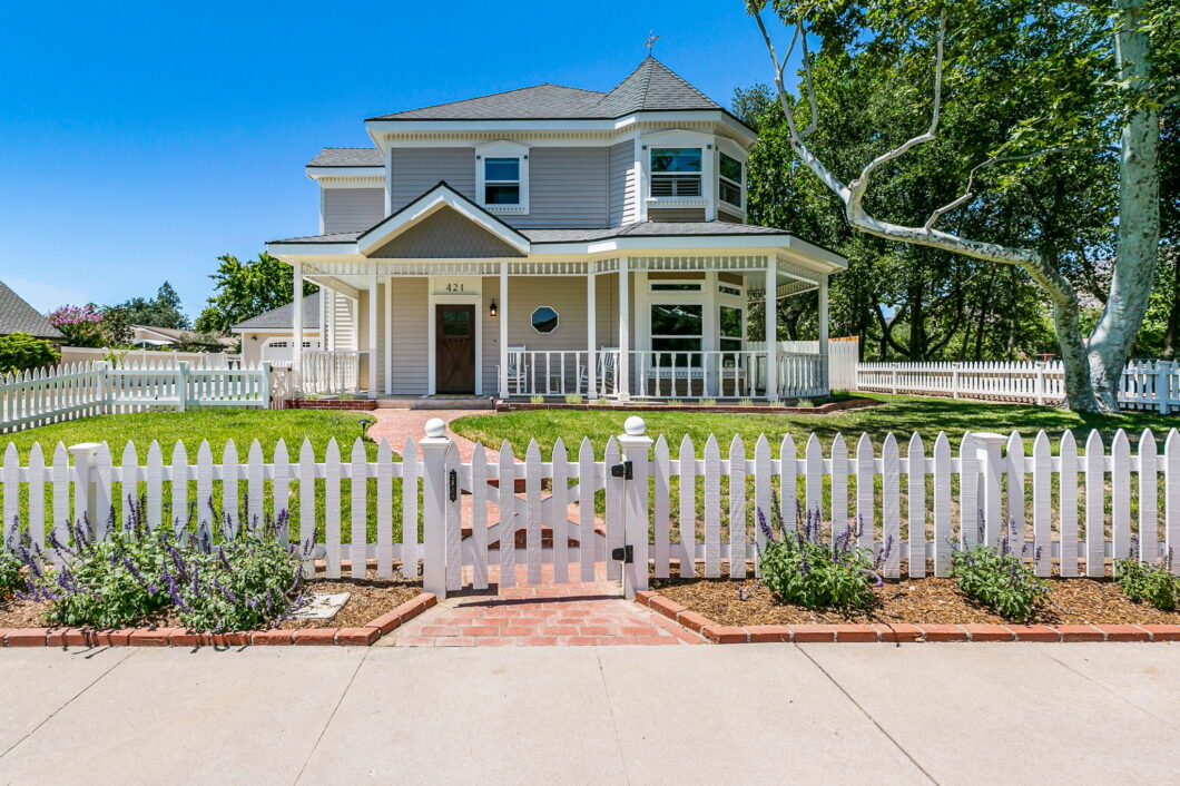 33814C1629224894286 421 Los Alamos Dr