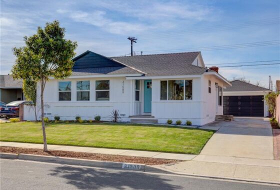 34159C1600122806002 21509 Ladeene Avenue
