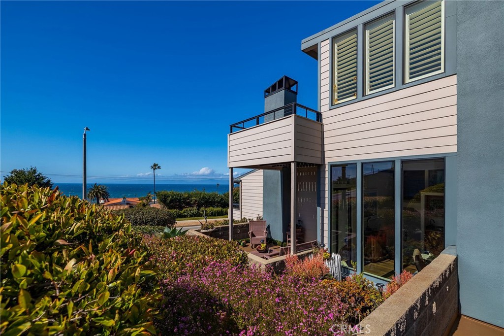 34159C1753824905830 424 Palos Verdes Blvd