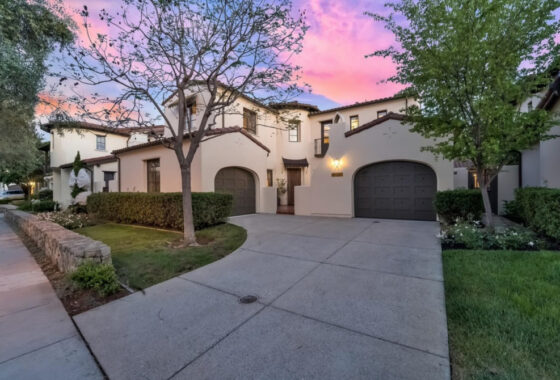 34648C1594923769325 124 Bersano Lane