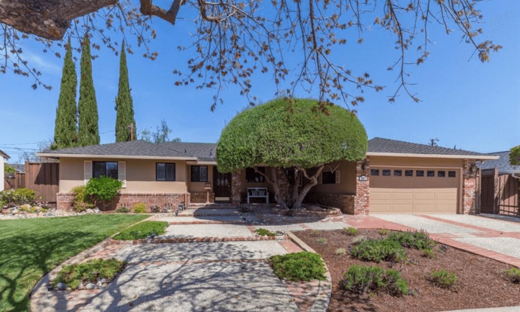 34648C1653501070612 1967 Abinante Lane