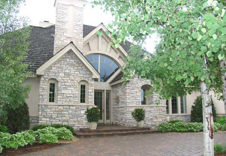 35022 6318 McIntyre Point