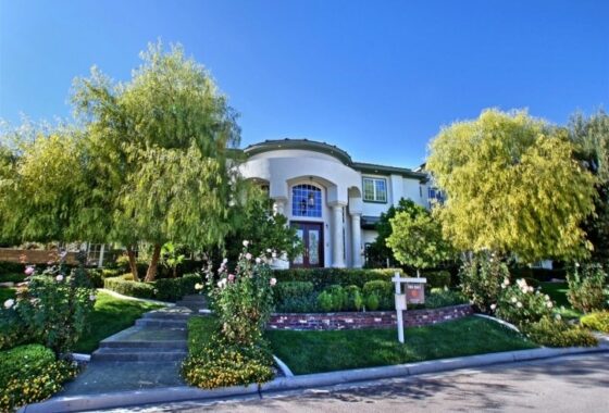 35423 2221 Jamaica Court