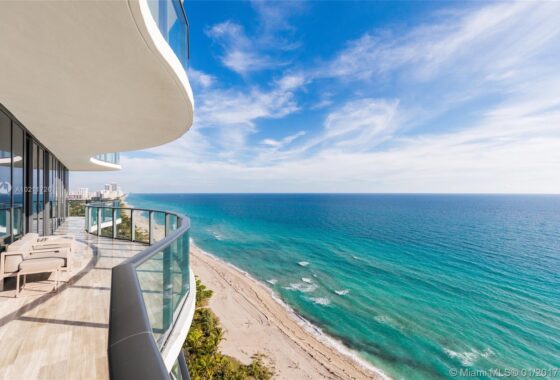 35623C1579170702309 19575 Collins Ave