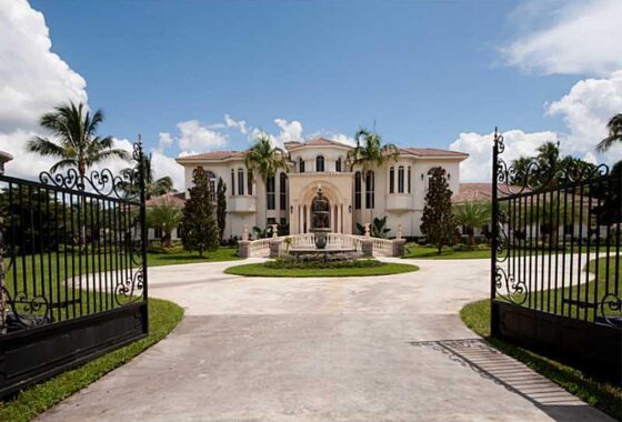 35623C1579244528827 8750 NW 68th Ct