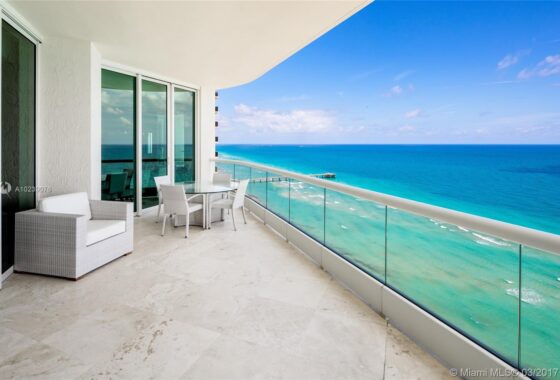 35623C1579247523412 16051 Collins Ave