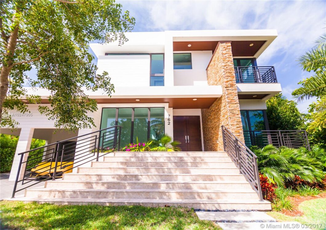 35623C1579496012383 762 Fernwood Rd