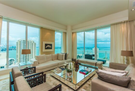 35623C1579500315632 900 Brickell Key Blvd