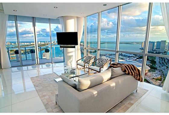 35623C1579589005495 1100 Biscayne Bl