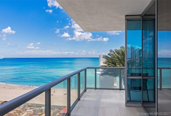 35623C1579589217088 17121 Collins Ave
