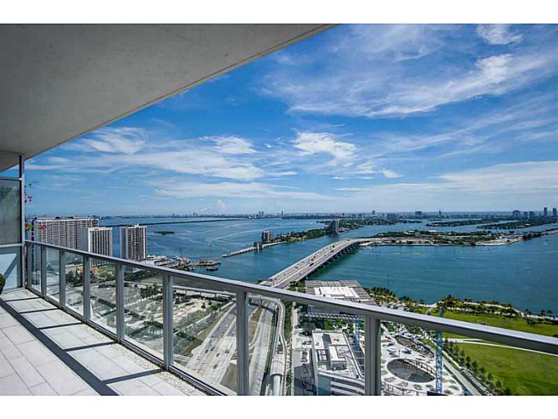 35623C1579590220079 1100 Biscayne Bl