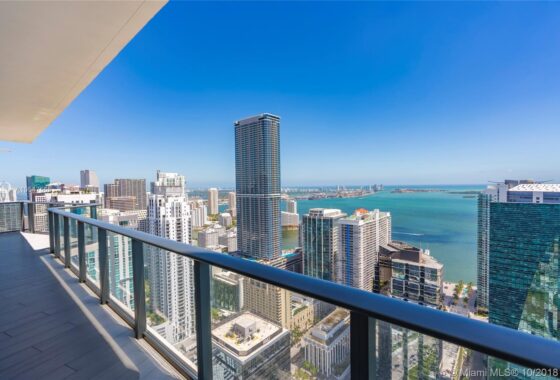 35623C1579595130477 1300 S Miami Ave PH5001
