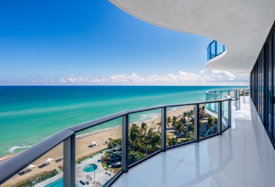 35623C1628239796610 19575 Collins Ave Unit
