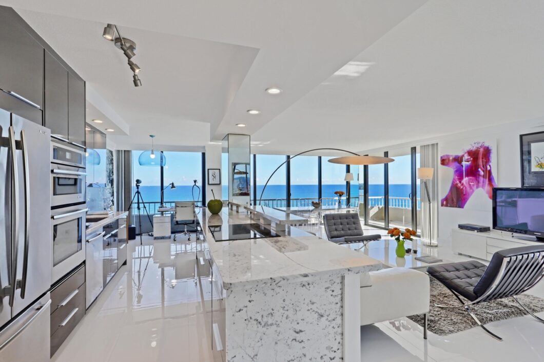35623C1699486335995 5550 N Ocean Drive 17A