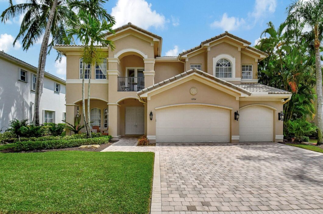 35623C1701126873884 10764 Castle Oak Drive