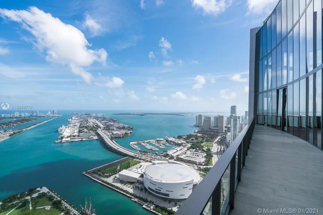 35623C1710357262203 1000 Biscayne Blvd