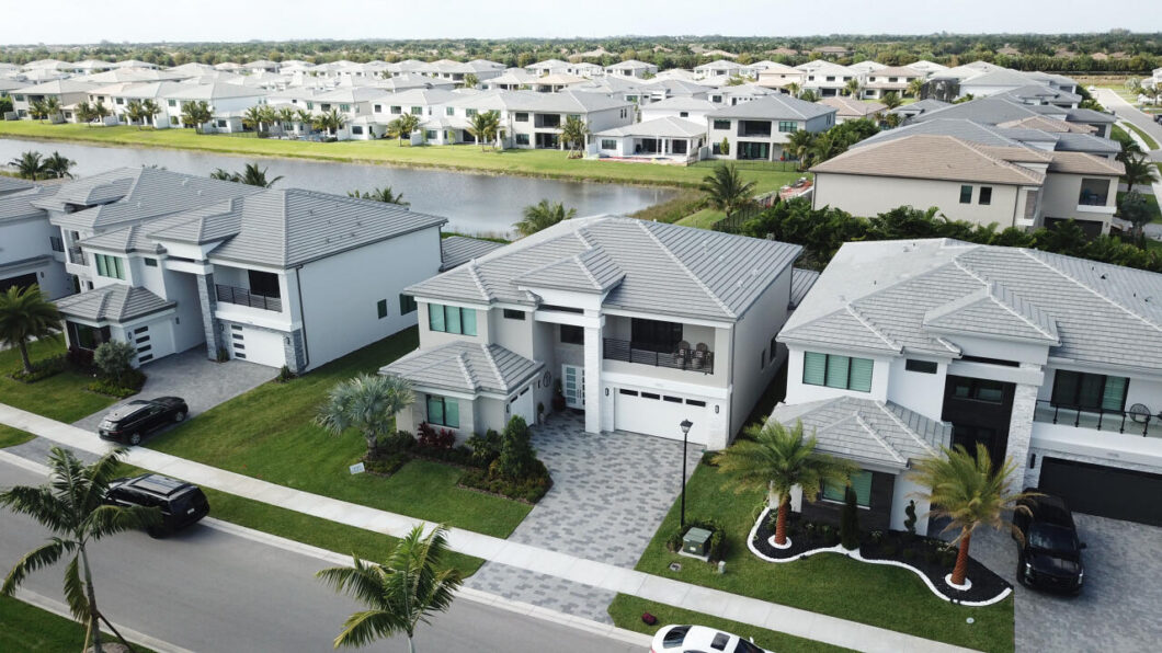 35623C1710472455837 17172 Wandering Wave Avenue