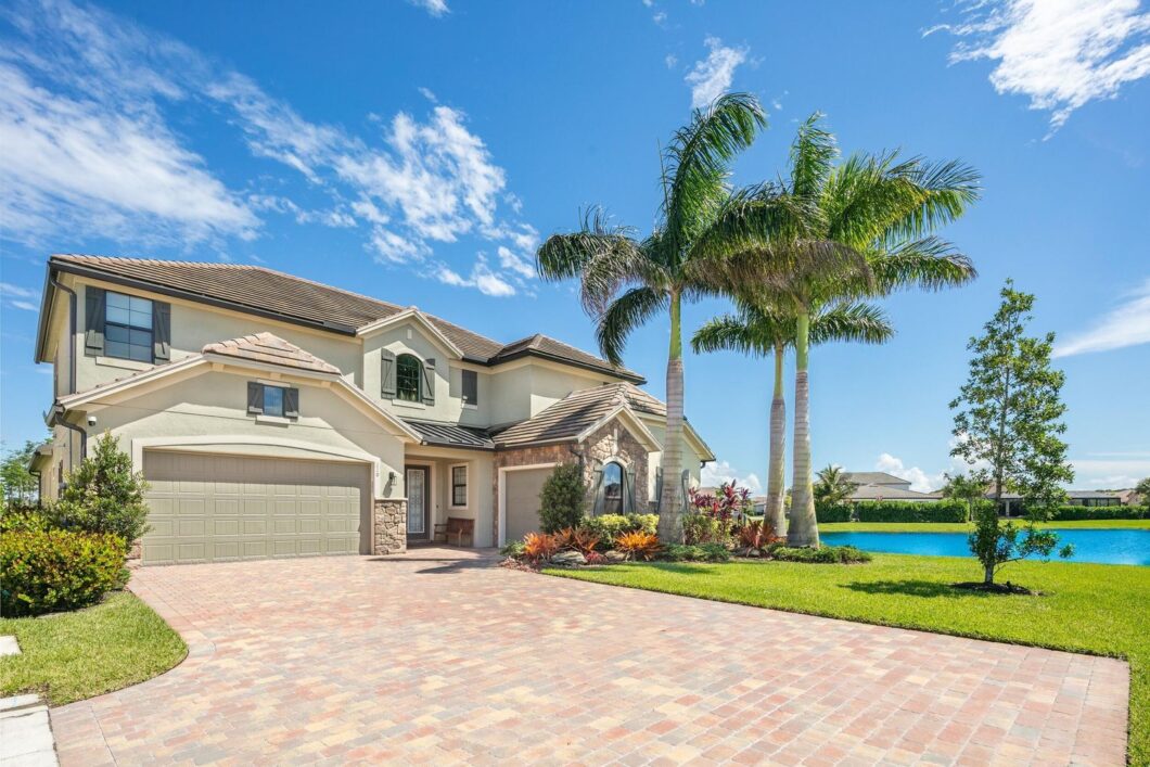 35623C1710483864294 110 Cerulean Key Way