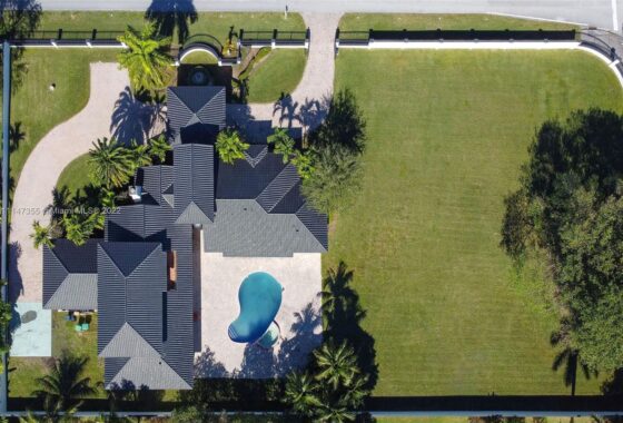 35623C1710485786415 9700 SW 66th Street