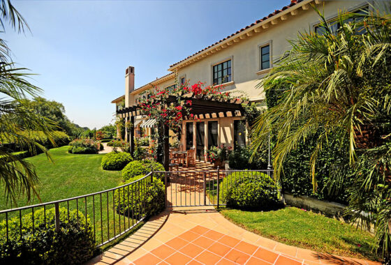 35755 3 Beverly Park