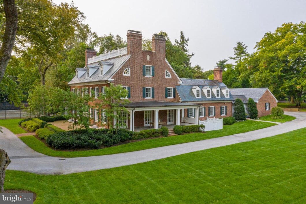 35839C1771896757636 375 N Spring Mill Rd