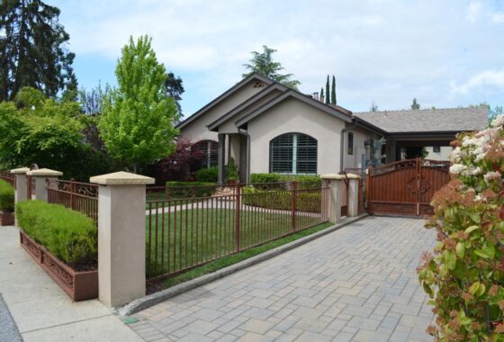 35988C1570982273556 16561 Englewood Ave