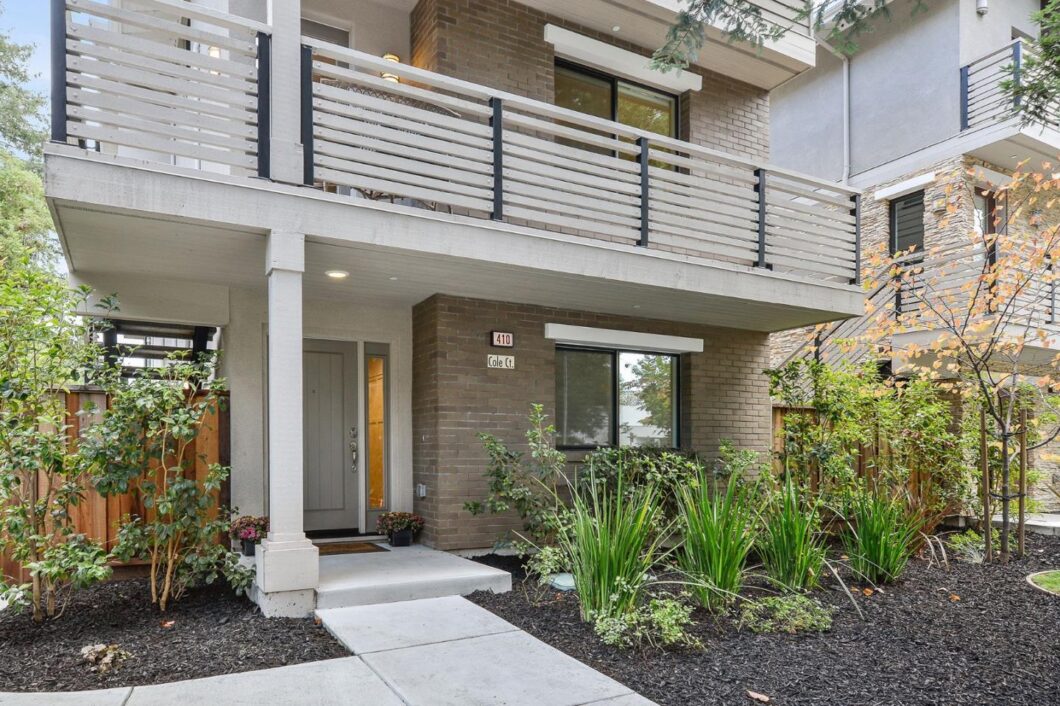 36189C1571890331608 410 Cole Court