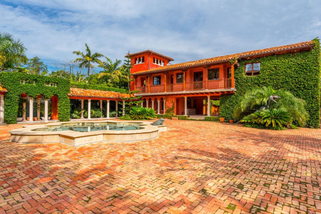 36204C1572936535034 4 5 Star Island Dr
