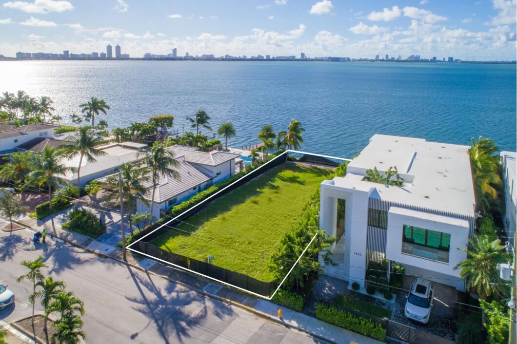 36204C1611948694506 1630 S Treasure Dr
