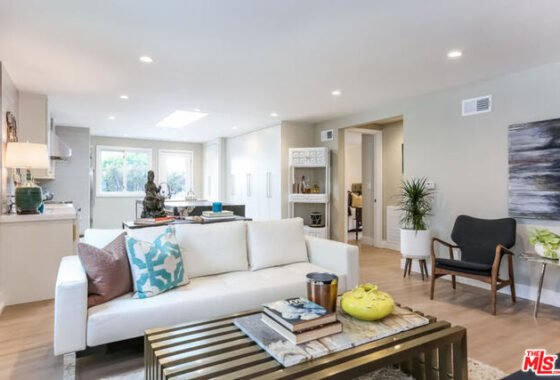 37078C1595923677151 9016 Dicks Street