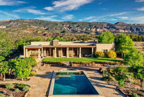 37257C1595353639632 Apache Mesa Ranch