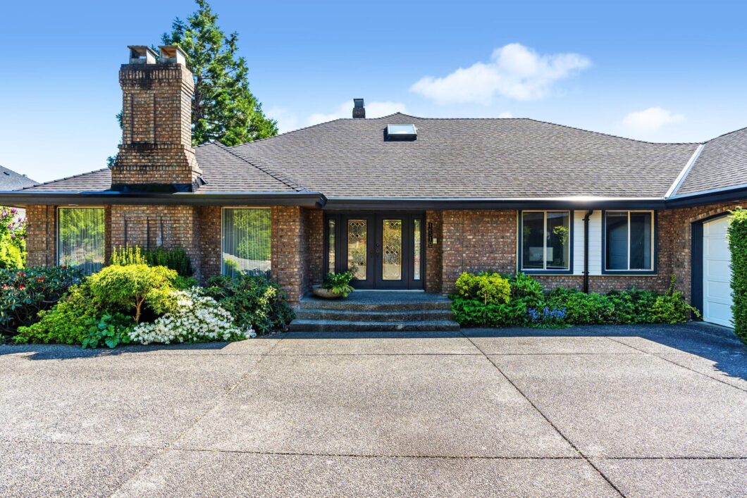 37389C1623106405355 16510 77 Avenue