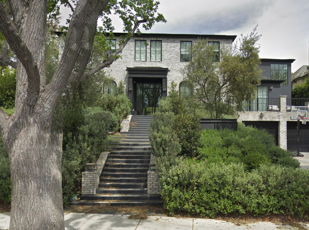 37408C1580848344856 400 Loring Avenue