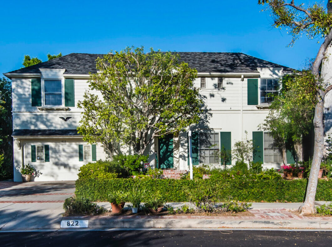 37408C1581625529121 822 Thayer Avenue