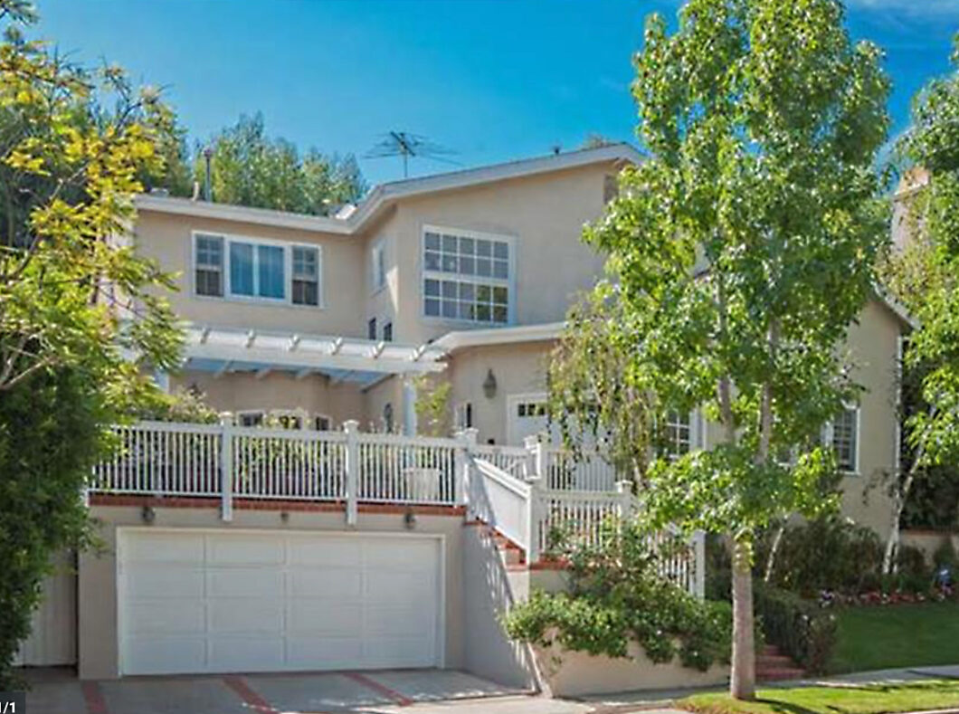 37408C1581977855175 1915 Comstock Avenue