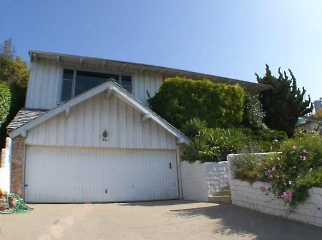 37408C1581978528892 861 Berkeley Street