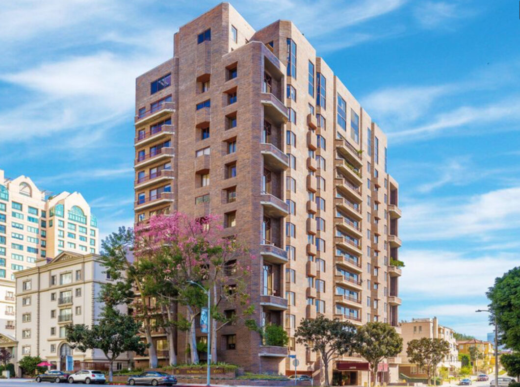 37408C1582077480892 10550 Wilshire Boulevard PHN